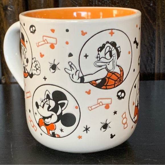 Disney Halloween Mug - Mickey & Minnie Donald & Daisy Pluto & Goofy - Picture 5 of 10